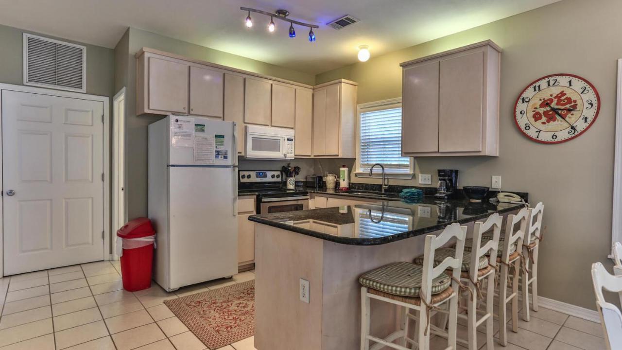 Biglows Bungalow - About A Quarter Mile To Private Neighborhood Beach Access, Pet Friendly, Community Pool Destin Eksteriør bilde